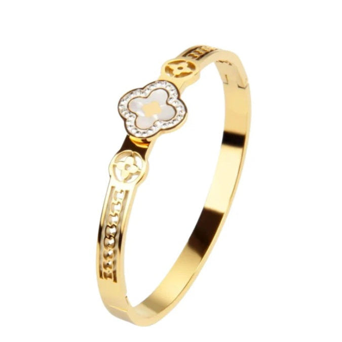 The Meaning Behind Clover Bracelets: A Symbol of Luck, Love, and Prosperity