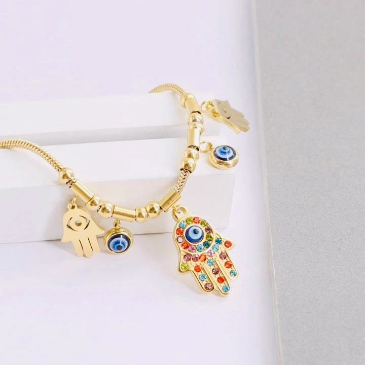 Clover Charm Bracelet: A Symbol of Luck and Timeless Elegance