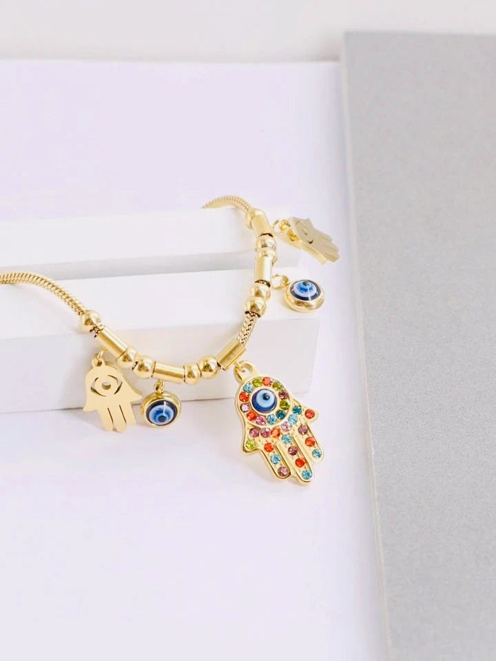 Clover Charm Bracelet: A Symbol of Luck and Timeless Elegance