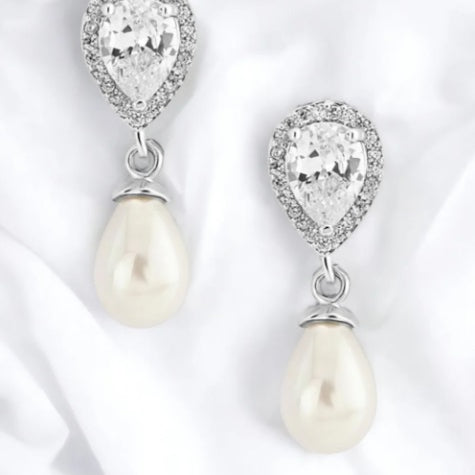 The Trendy Tear Drop Pearl Earrings